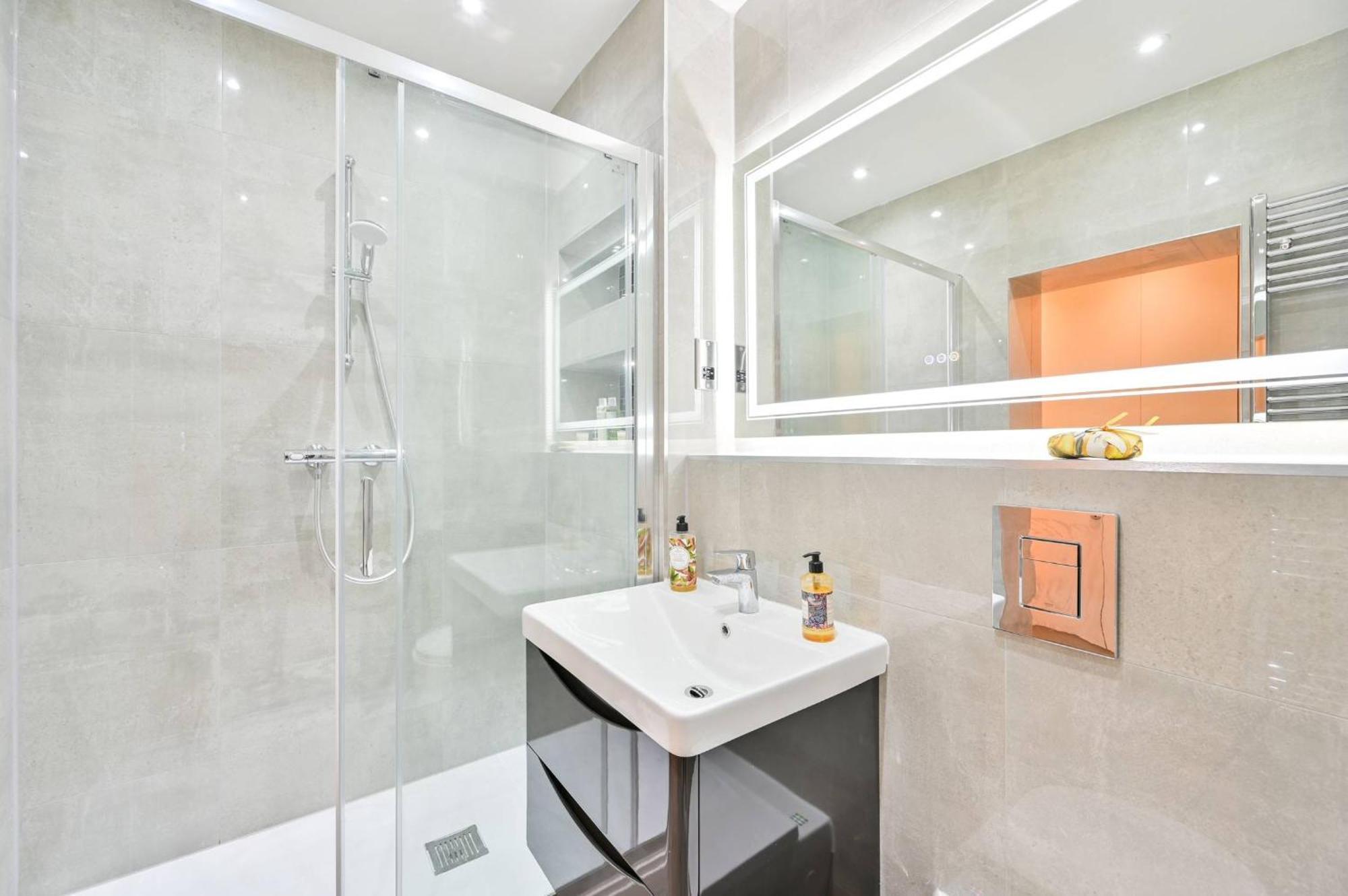Belgravia 2 Bed Period Luxury Duplex * London